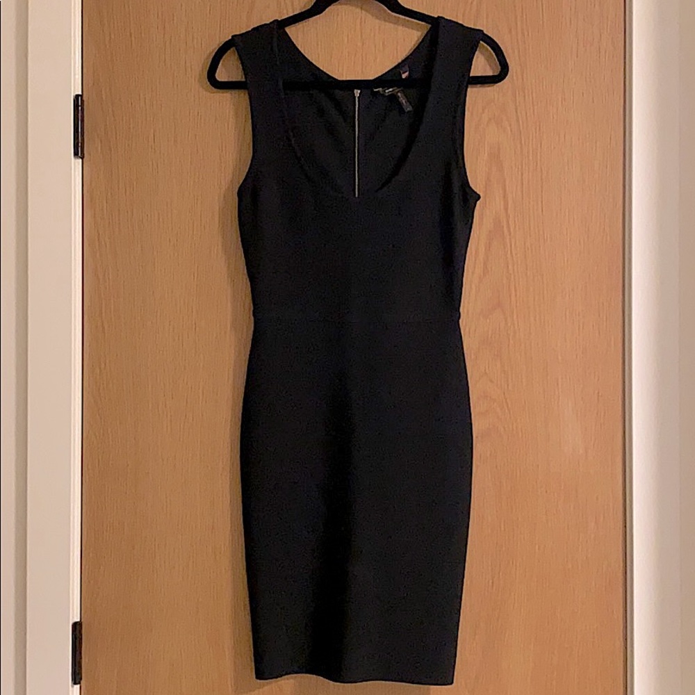 BCBG classic scoop neck bandage bodycon dress